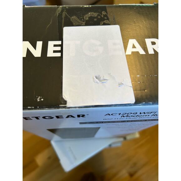 NETGEAR C6230 Cable Modem with Built-in WiFi Router Dual-Band AC1200 Beamforming - Picture 12 of 12